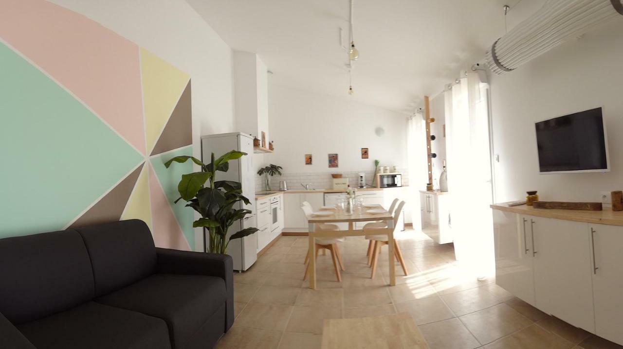 Gite Blanco Y Madera 纳博讷 外观 照片