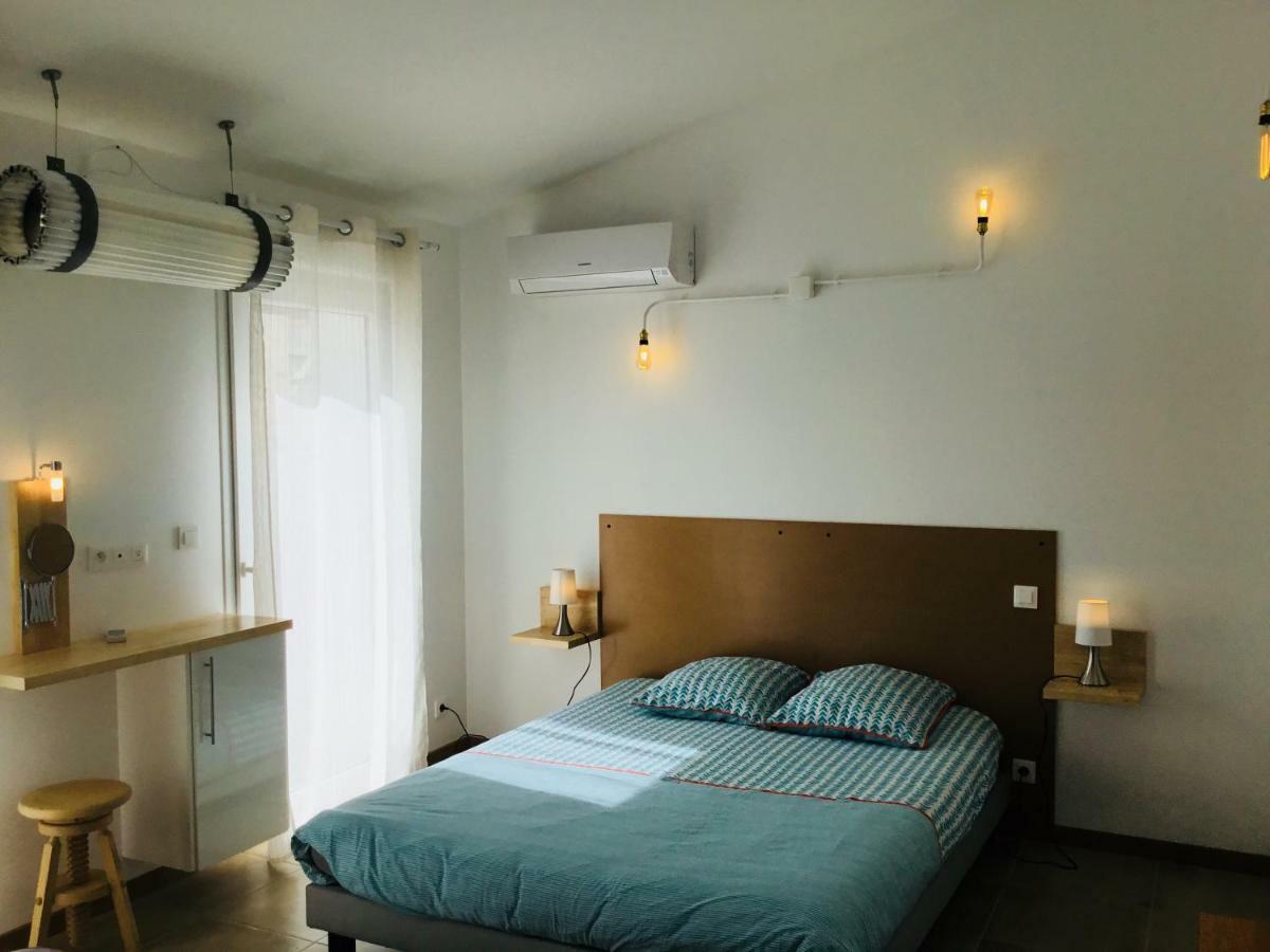 Gite Blanco Y Madera 纳博讷 外观 照片