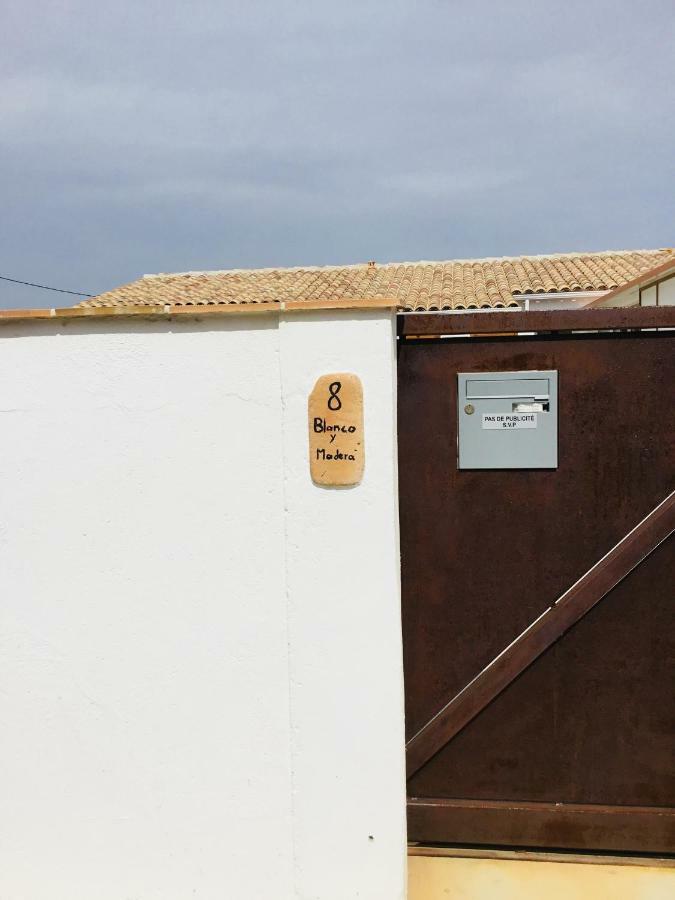 Gite Blanco Y Madera 纳博讷 外观 照片
